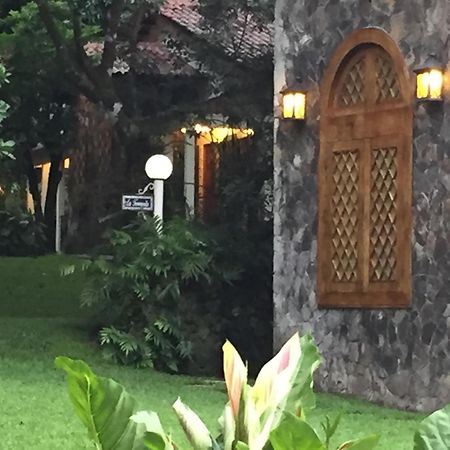 Park Eden Bed & Breakfast Los Llanitos Ngoại thất bức ảnh