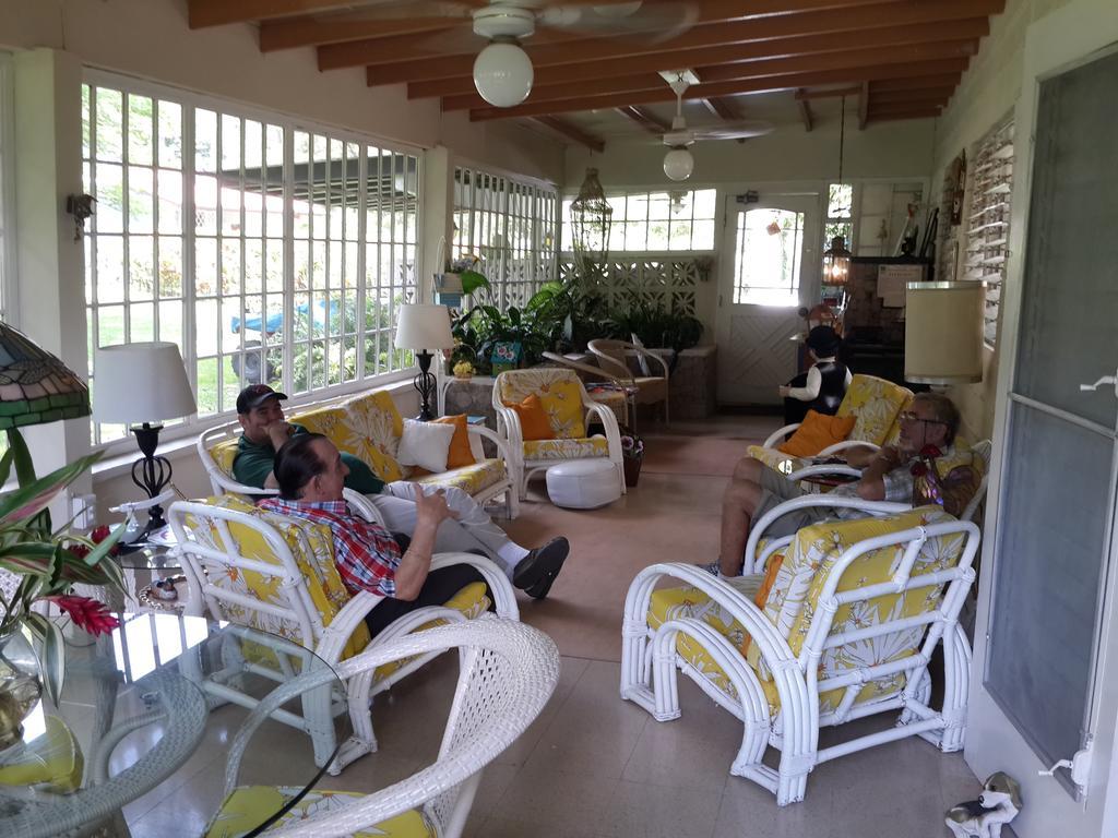 Park Eden Bed & Breakfast Los Llanitos Ngoại thất bức ảnh