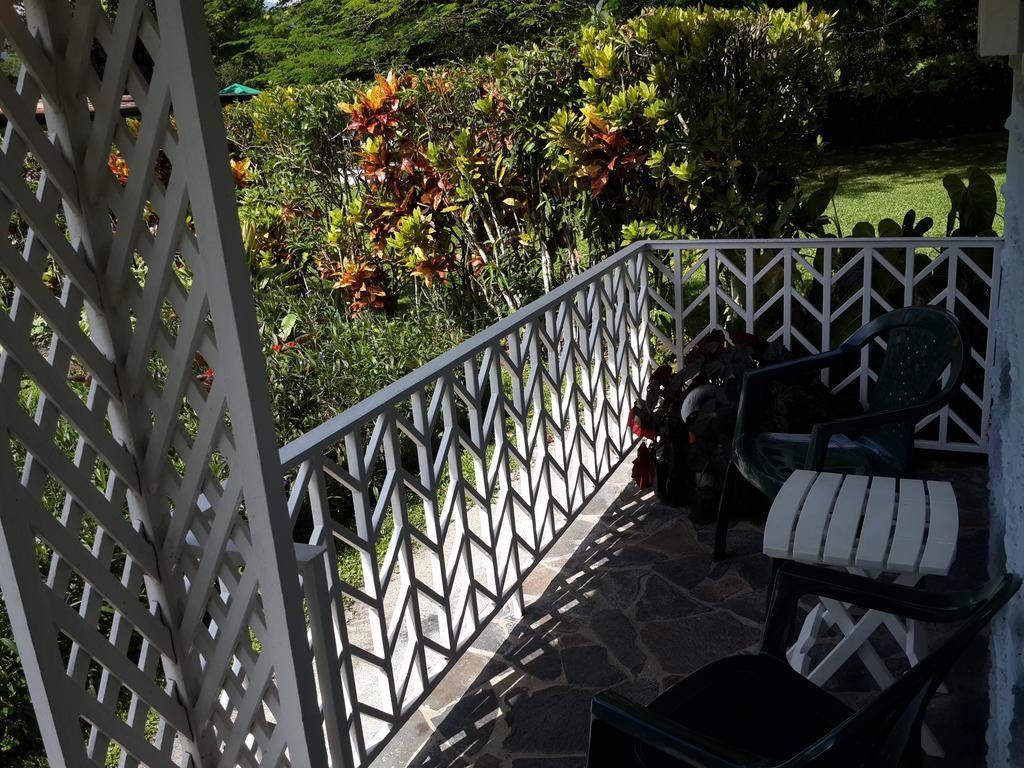 Park Eden Bed & Breakfast Los Llanitos Phòng bức ảnh