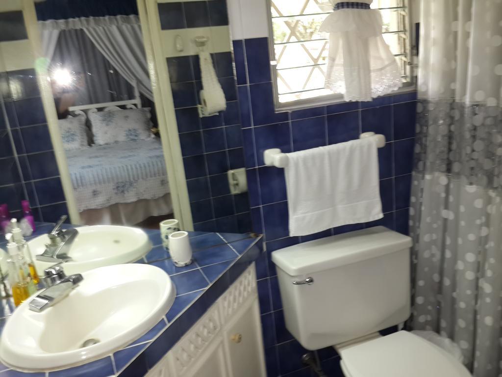 Park Eden Bed & Breakfast Los Llanitos Phòng bức ảnh